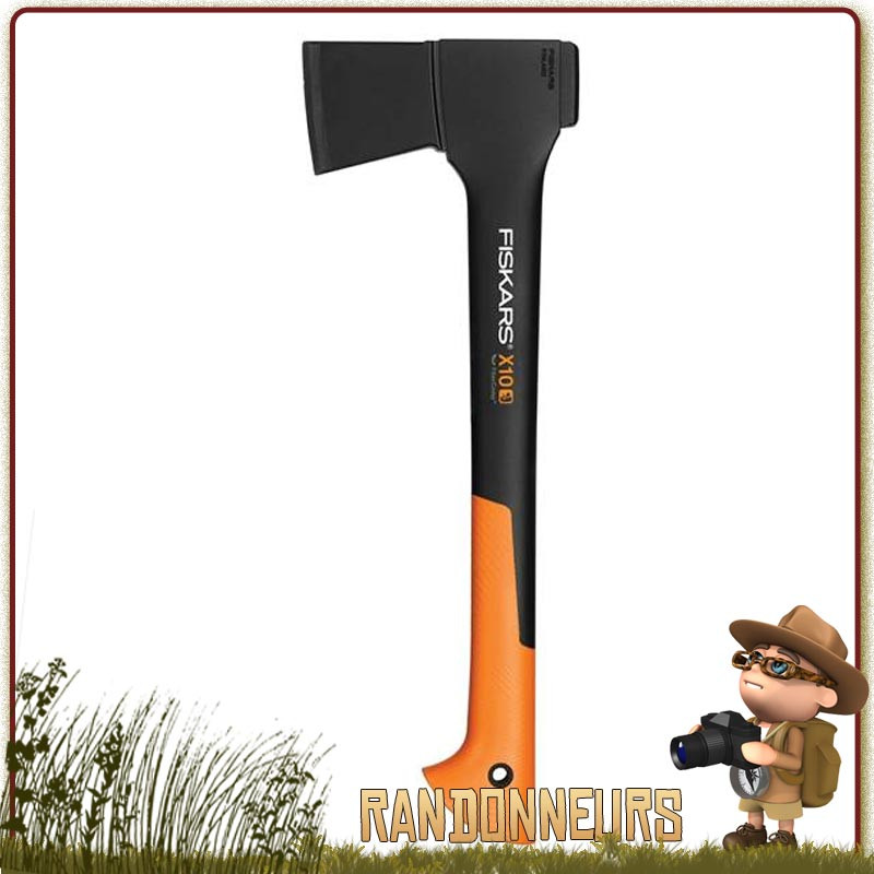Hache universelle X10 Fiskars pour fendre le bois sur un bivouac bushcraft et couper des buches Hache universelle X10 Fiskars pour fendre le bois sur un bivouac bushcraft et couper des buches