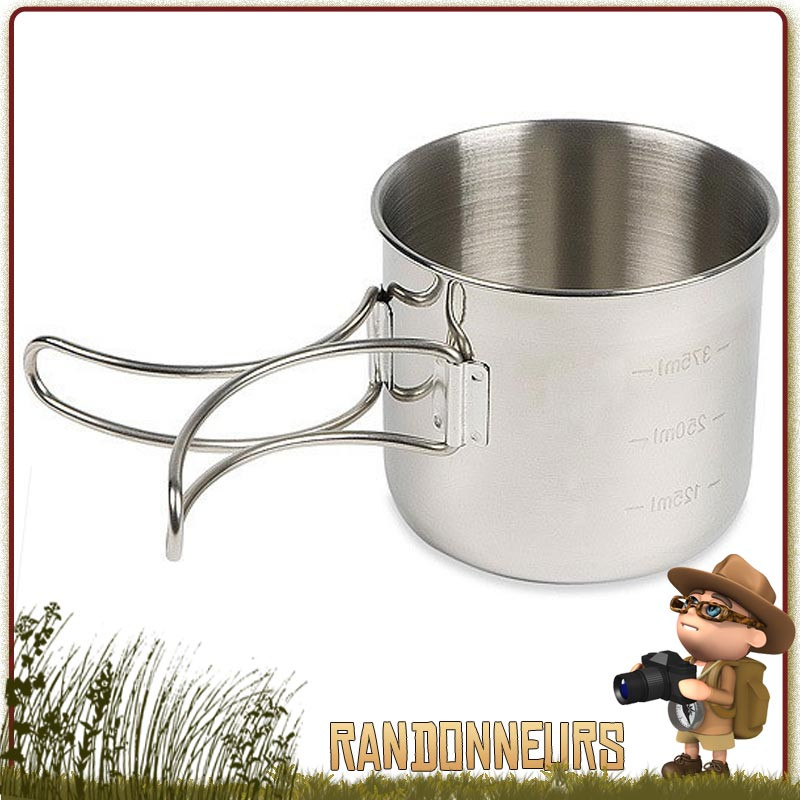 Tasse Acier Inox de 50 cl Tatonka. graduée, anses repliables sur un feu de bois S'emboite dans une gourde Nalgene de 1 Litre Tasse Acier Inox de 50 cl Tatonka. graduée, anses repliables sur un feu de bois S'emboite dans une gourde Nalgene de 1 Litre